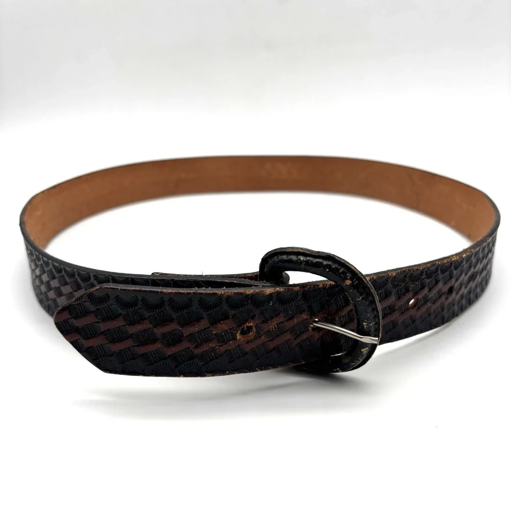 1980s Handmade Black Brown Ombre Leather Basketweave Tooled Western Belt 36 USA